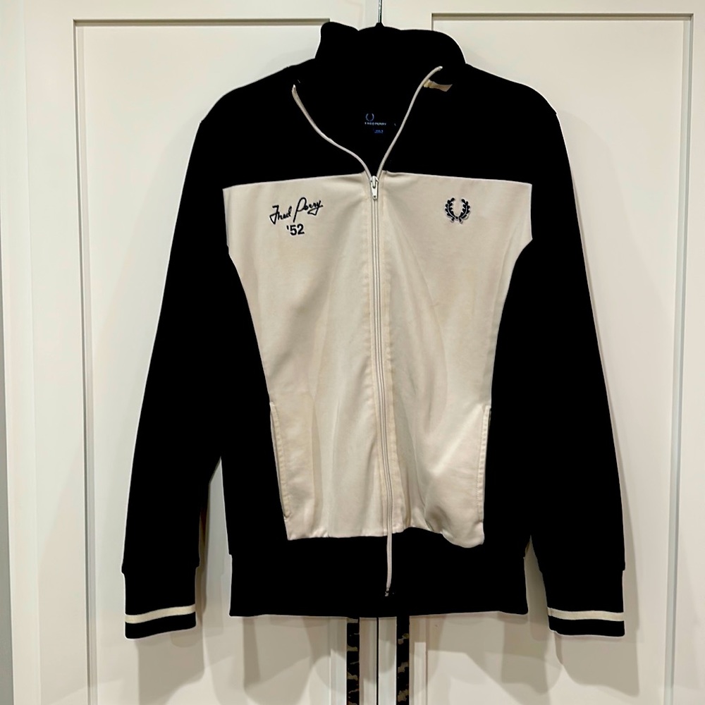 Fred Perry size Large warm up jacket. Navy Blue and white